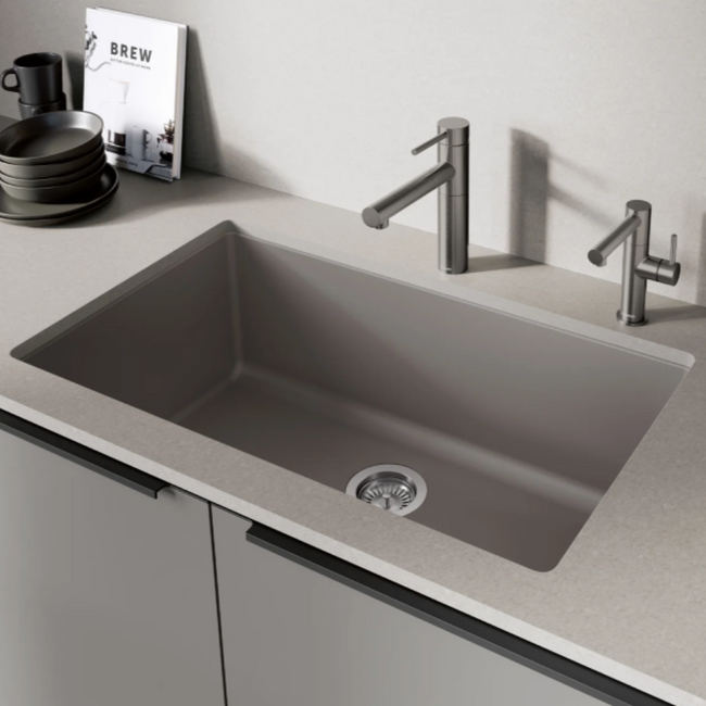 527559 - Alta II Low Arc Pull-Out Dual-Spray Kitchen Faucet - PVD Steel