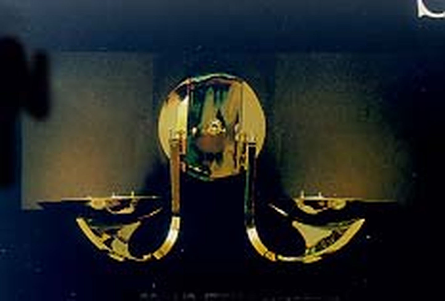 8931/2 - EUR.CRAFTED SOLID BRASS WALL BRACKET in A GOLD