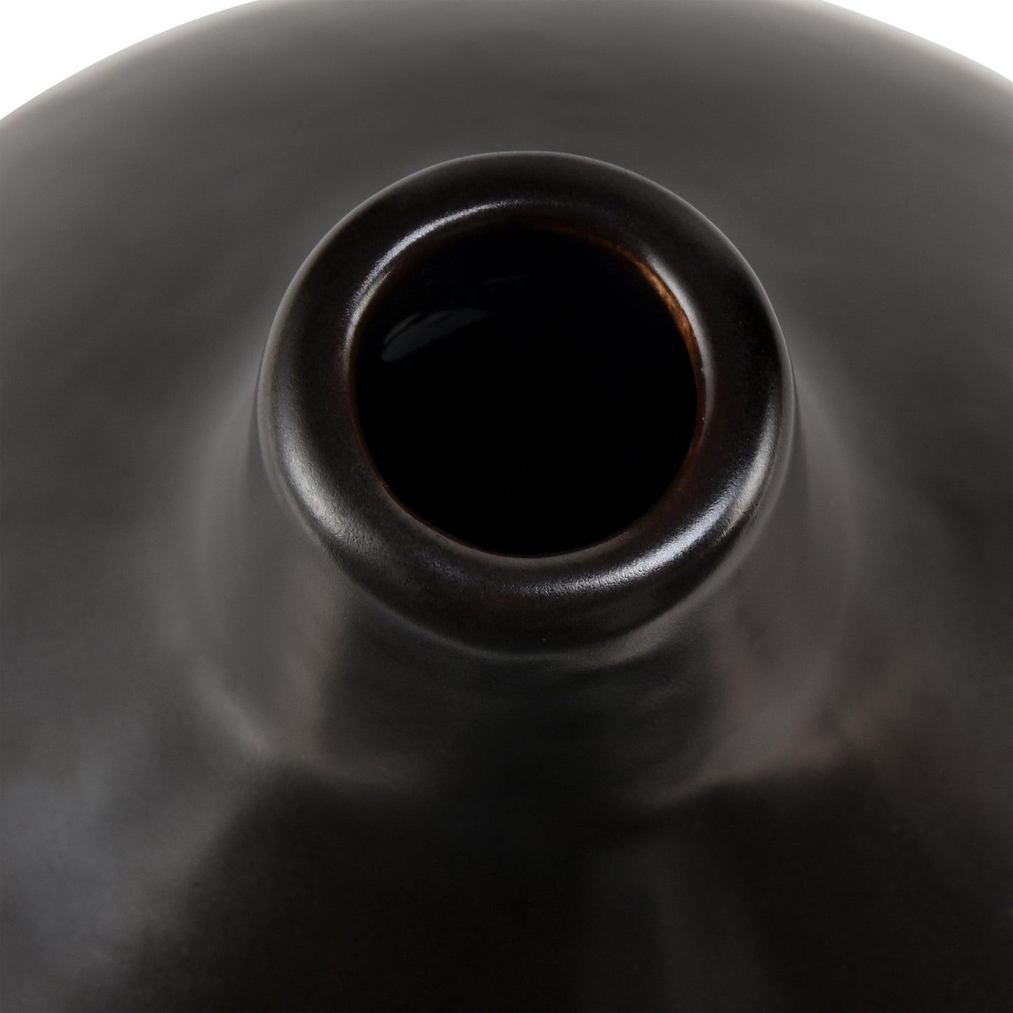 S0037-10190 - Faye Vase - Large Black