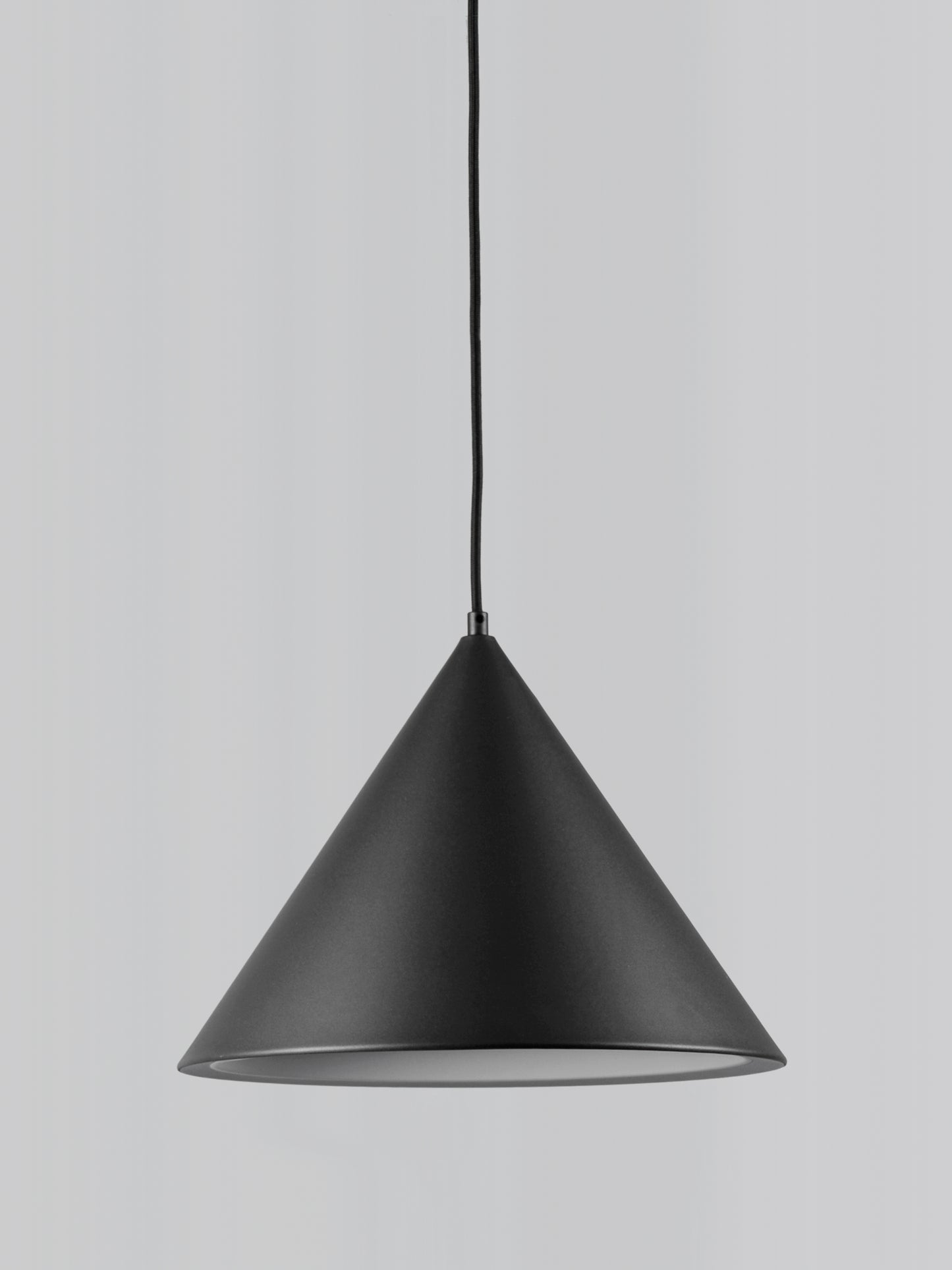 E20082-BK - Abyss 9.5" Pendant - Black