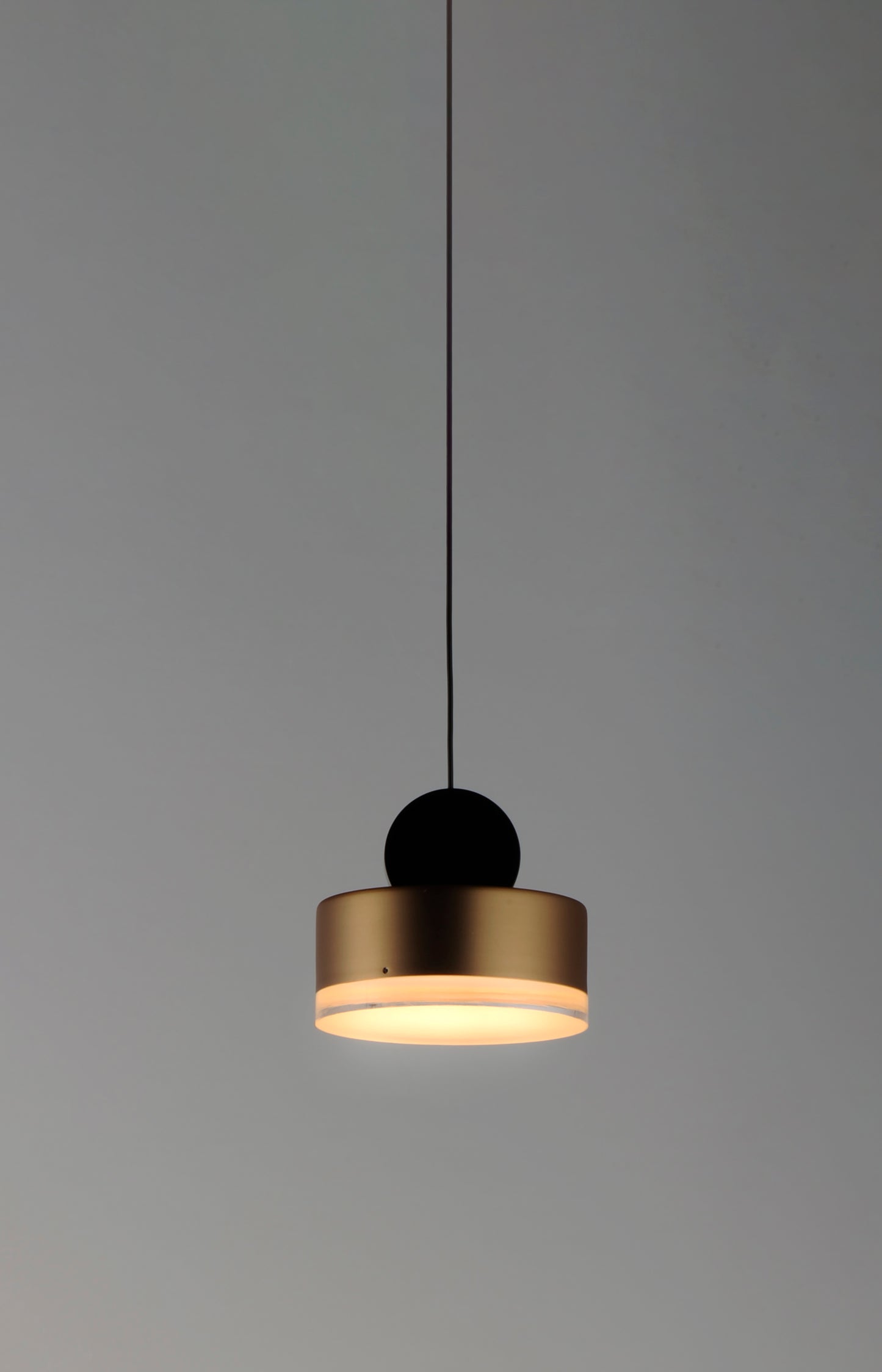 E20861-75BKGLD - Nob 4.75" Pendant - Black / Gold