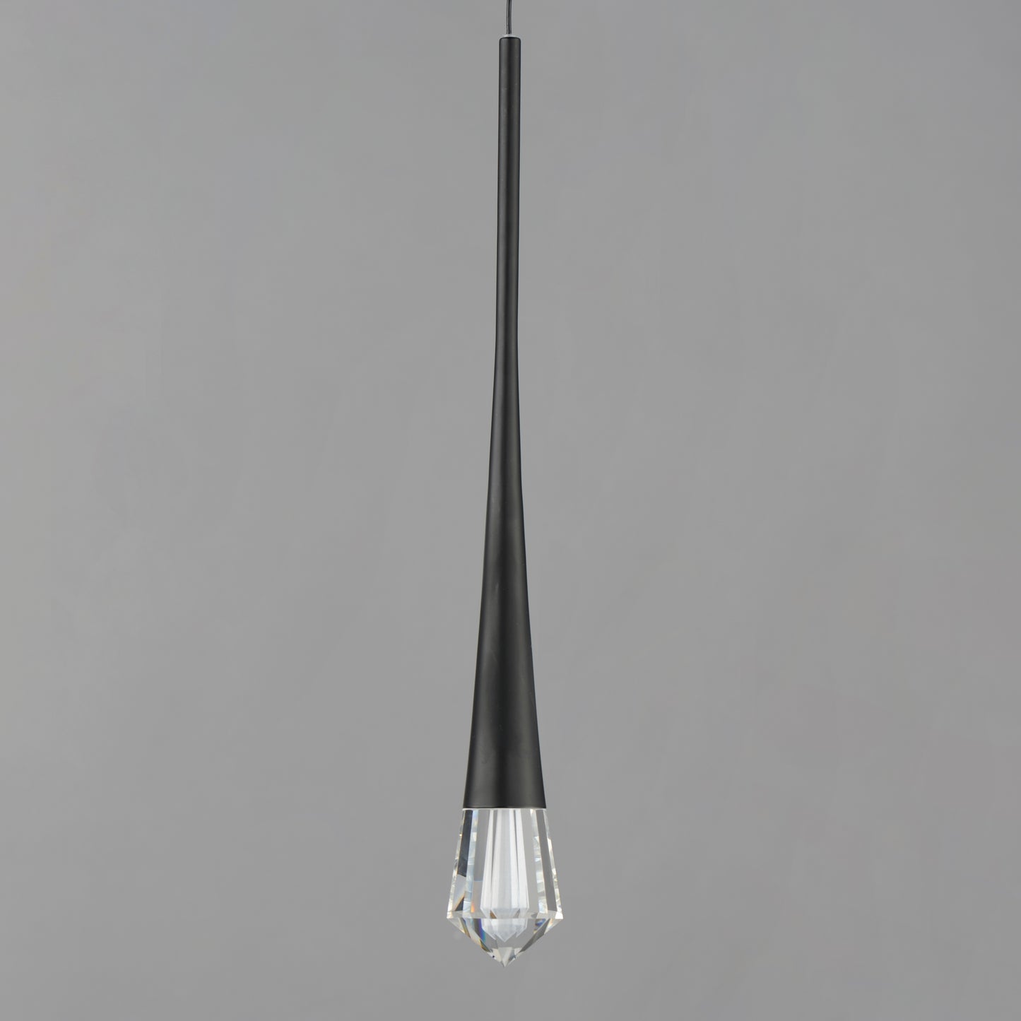 E24221-122BK - Pierce 19" Pendant - Black