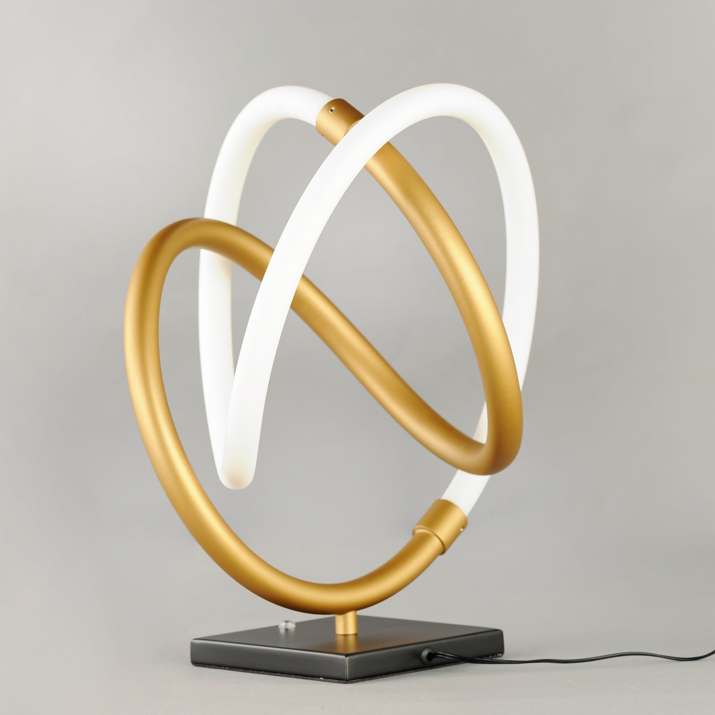 E25090-01BKGLD - Mobius 14" Floor Lamp - Black / Gold